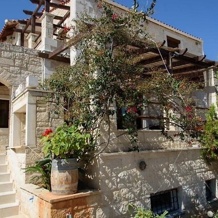 Traditional Stonehouse Vicky 헐소니소스 외부 사진