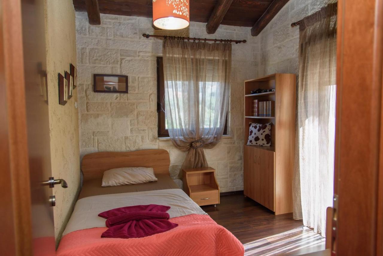 Traditional Stonehouse Vicky 헐소니소스 외부 사진