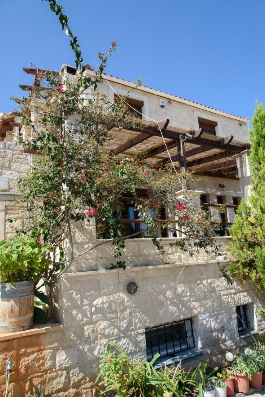 Traditional Stonehouse Vicky 헐소니소스 외부 사진