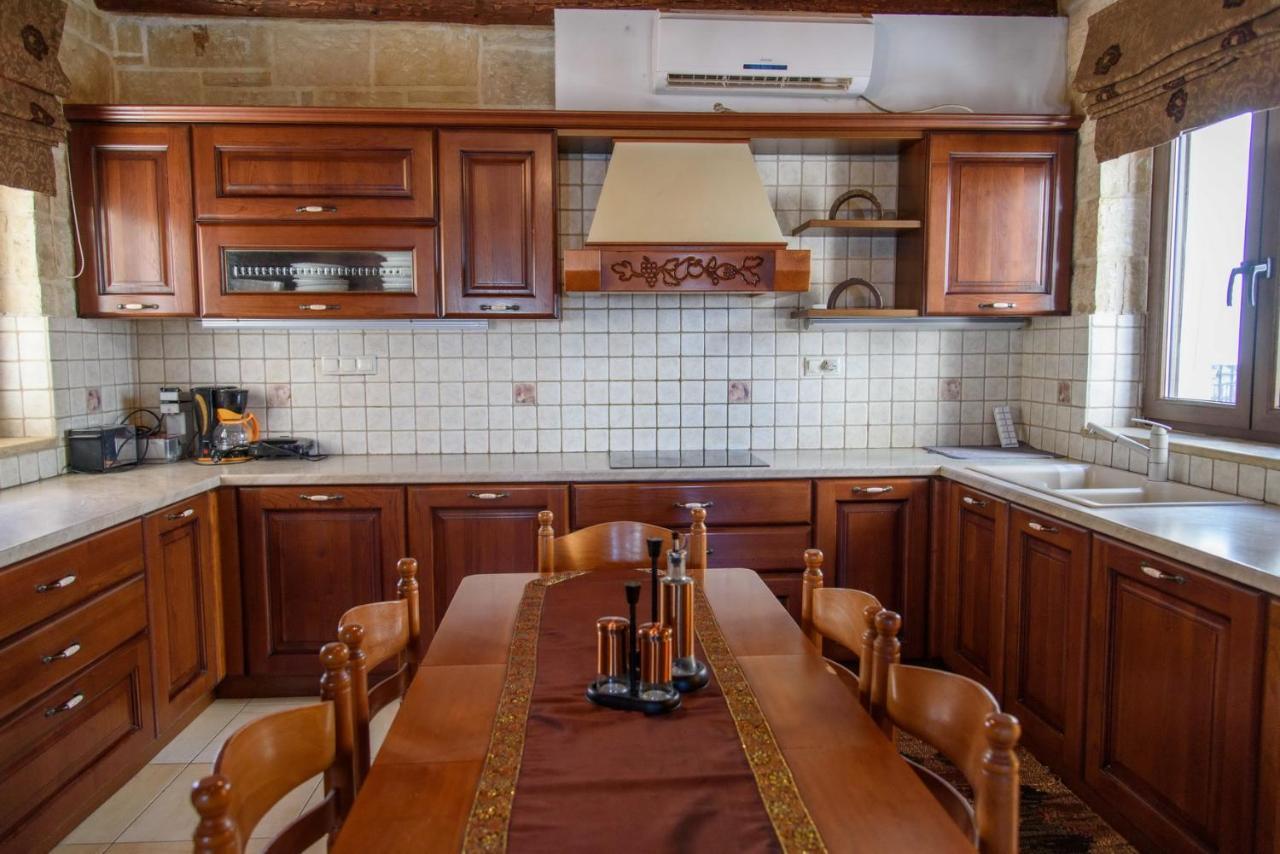 Traditional Stonehouse Vicky 헐소니소스 외부 사진